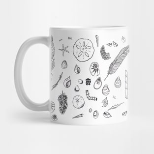 Beach finds drawing Mug